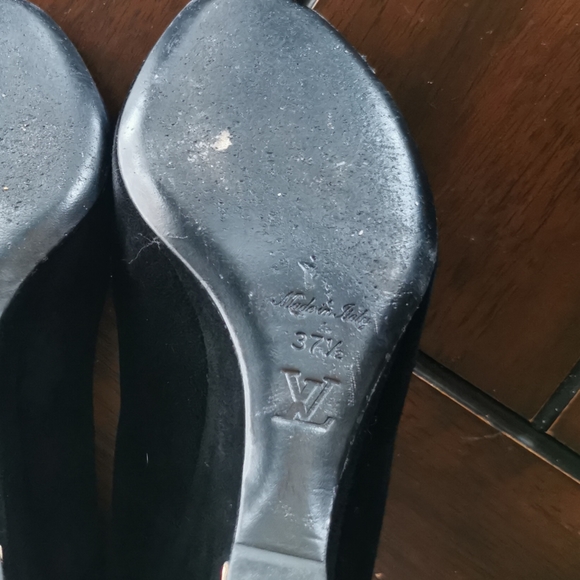 Shoes - Picture 6 of 8